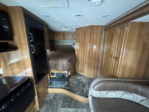 Used 2016 Ford E-450 and Econoline 450 Super Duty w/ Motorhome Prep Package RWD image 17
