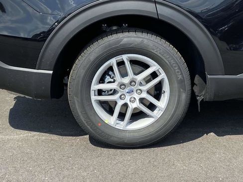 New 2025 Ford Explorer Active RWD image 16