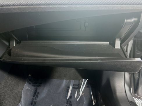 Used 2025 Toyota Camry SE FWD image 32