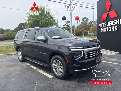 Used 2025 Chevrolet Suburban Premier image 1