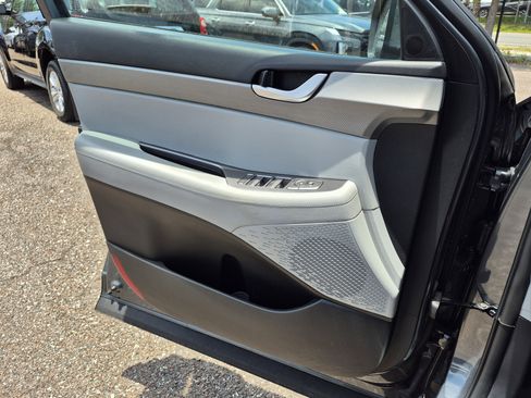 Used 2023 Hyundai Palisade SE AWD/4WD image 25