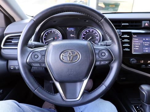 Used 2018 Toyota Camry SE w/ Convenience Package FWD image 26