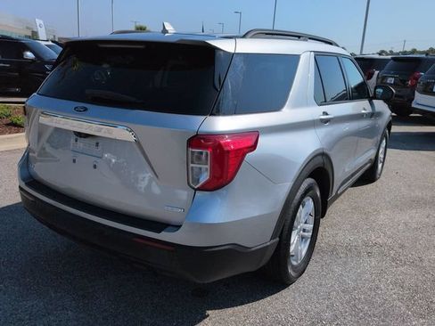 Used 2020 Ford Explorer XLT RWD image 4