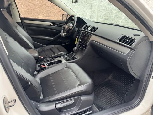 Used 2014 Volkswagen Passat 2.5 SE image 17