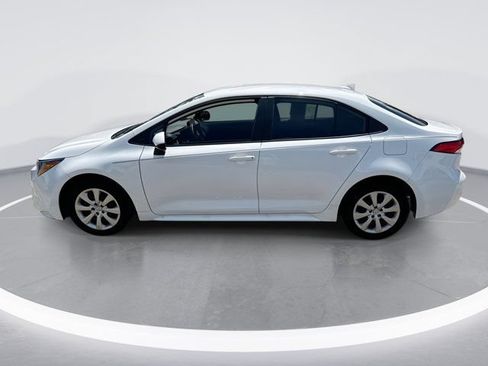 Used 2025 Toyota Corolla LE FWD image 9