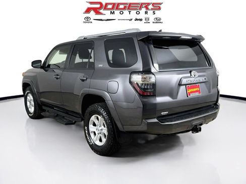 Used 2015 Toyota 4Runner SR5 w/ Four Season Floor Mat Package AWD/4WD image 11