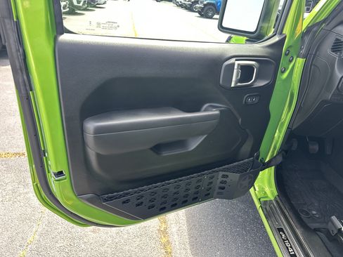 Used 2025 Jeep Wrangler Sport AWD/4WD image 12