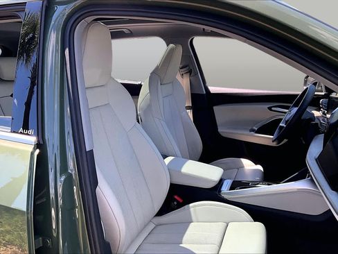 Used 2025 Audi Q5 Prestige AWD/4WD image 9