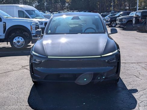 Used 2026 Tesla Model Y Long Range image 5