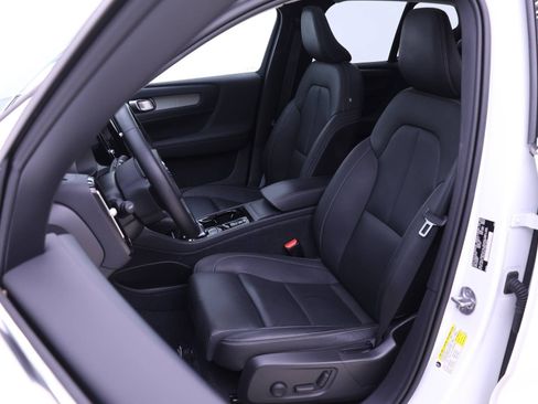 Certified 2024 Volvo XC40 B5 Plus w/ Protection Package Premier image 10