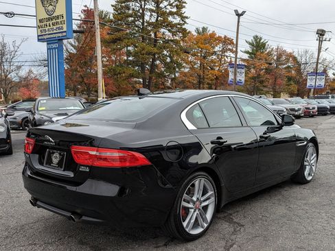 Used 2017 Jaguar XE Premium image 7