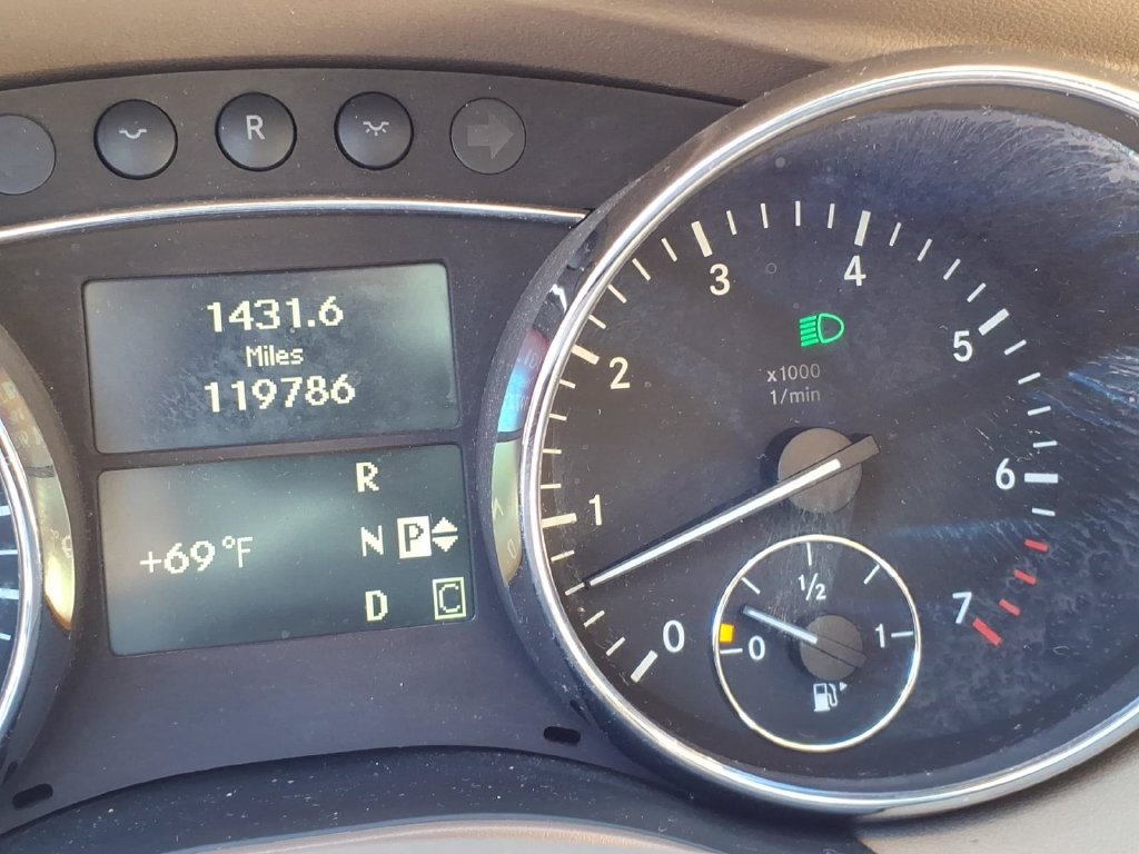 Used 2010 Mercedes-Benz R 350 4MATIC image 28