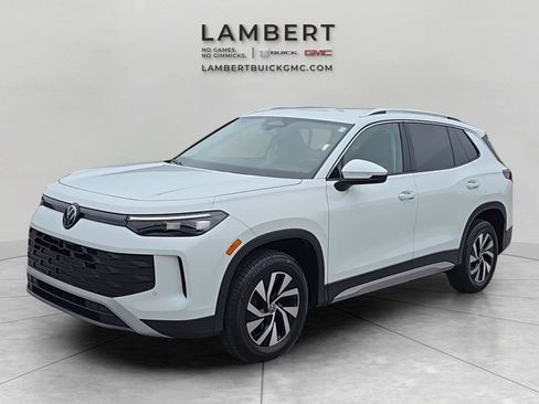 Used 2025 Volkswagen Tiguan S AWD/4WD image 1