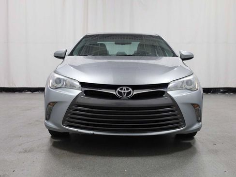 Used 2017 Toyota Camry XLE w/ Moonroof Package FWD image 14