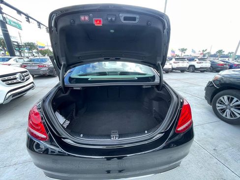 Used 2018 Mercedes-Benz C 300 4MATIC Sedan image 11