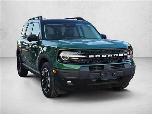 Certified 2025 Ford Bronco Sport Outer Banks w/ Outer Banks Tech Package+ AWD/4WD image 3