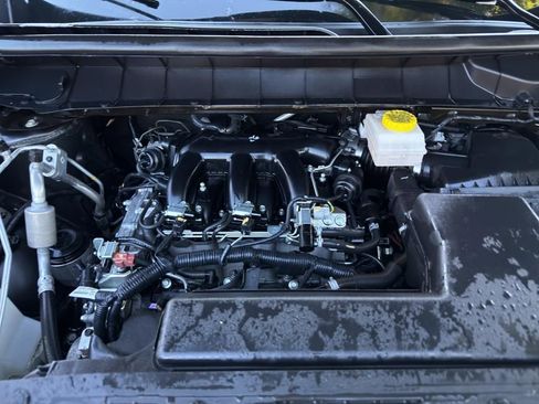 Certified 2024 Nissan Pathfinder SV image 11