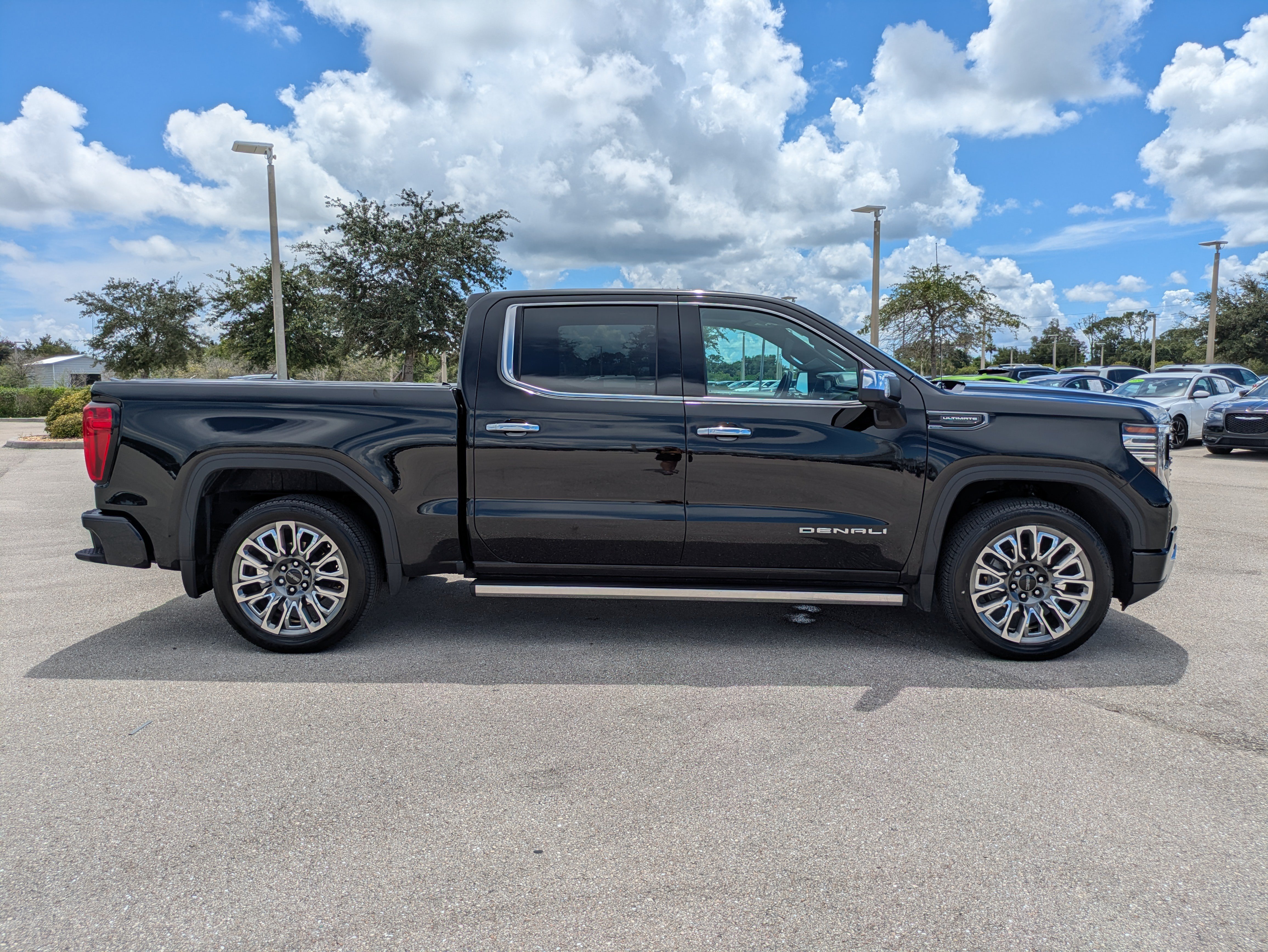 Used 2024 GMC Sierra 1500 Denali Ultimate AWD/4WD image 3