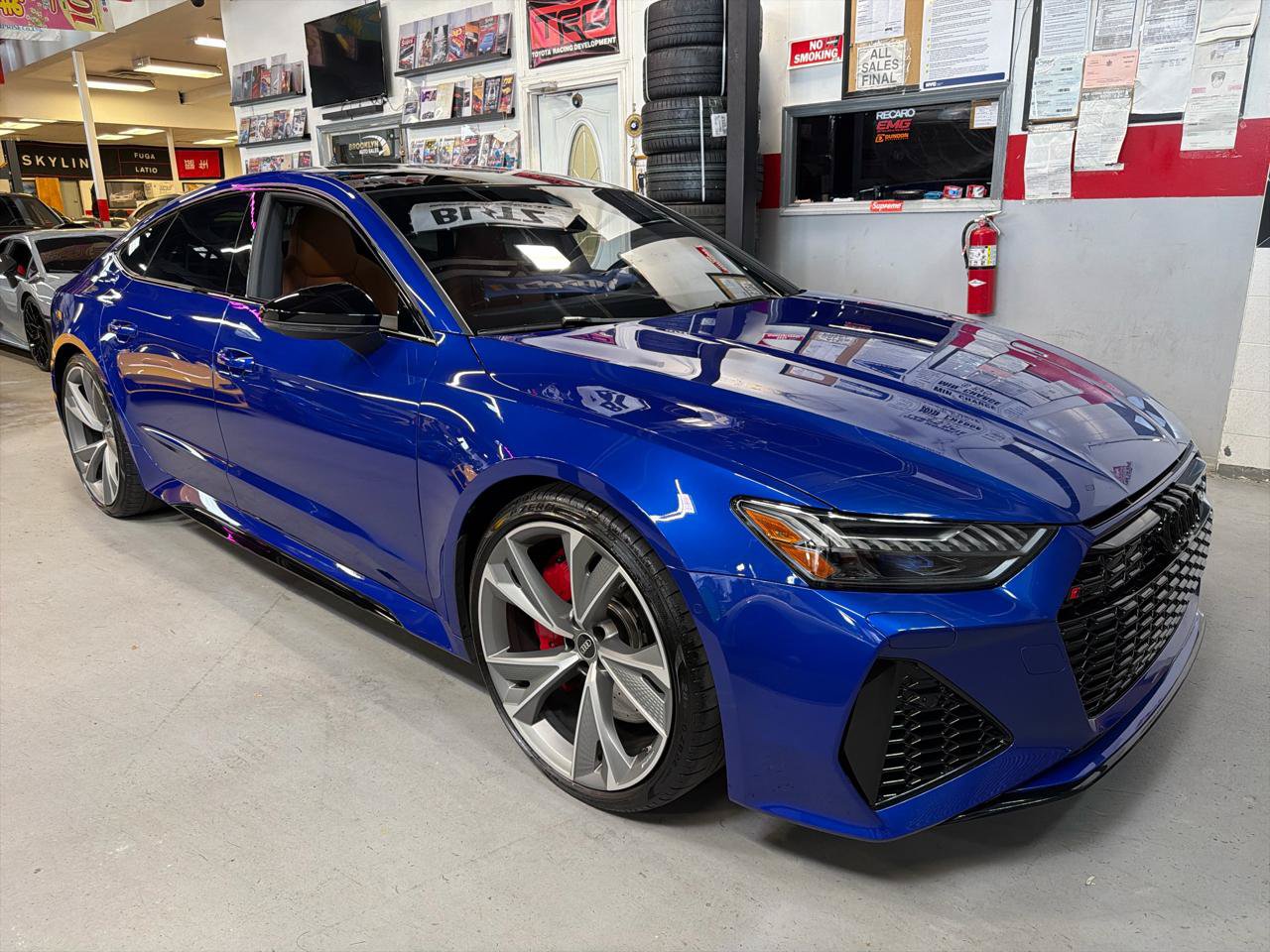 Used 2023 Audi RS 7 Sportback AWD/4WD image 3