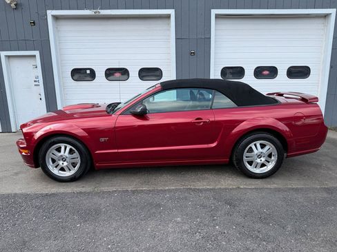 Used 2007 Ford Mustang GT RWD image 10