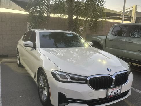 Used 2022 BMW 530i w/ Convenience Package image 4