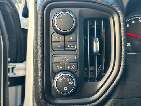 Used 2023 Chevrolet Silverado 1500 Custom image 26