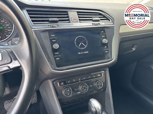 Used 2020 Volkswagen Tiguan SE AWD/4WD image 9