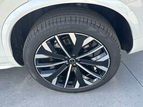 New 2026 Volvo XC90 B6 Plus w/ Protection Package Premier image 9