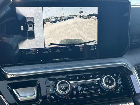 Used 2024 GMC Sierra 2500 Denali w/ Technology Package AWD/4WD image 30