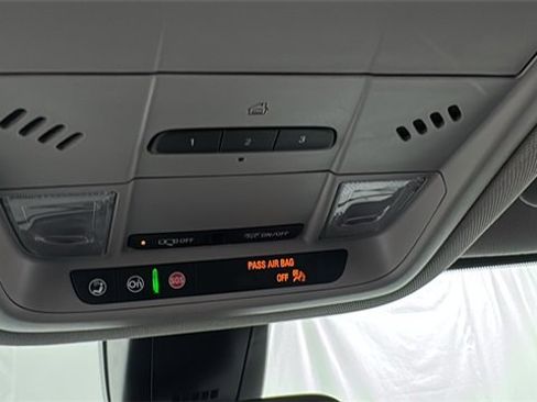 Used 2023 GMC Acadia AT4 image 34