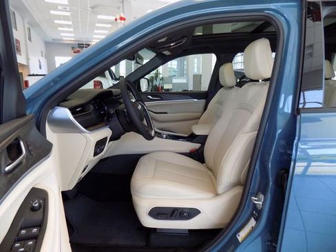 New 2026 Jeep Grand Cherokee L Limited RWD image 19