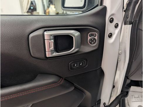 Used 2020 Jeep Gladiator Rubicon w/ Dual Top Group AWD/4WD image 9