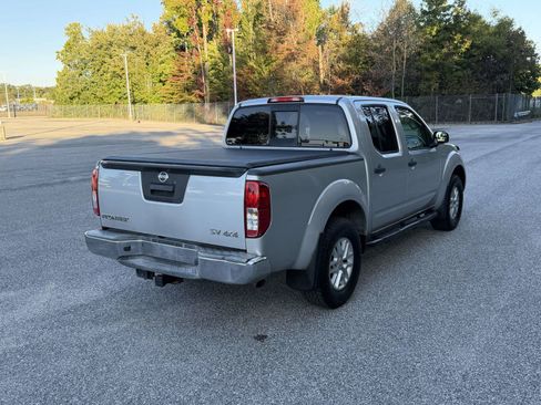 Used 2016 Nissan Frontier SV AWD/4WD image 2