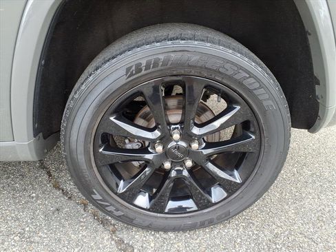 Used 2020 Jeep Grand Cherokee Altitude image 13