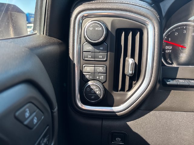 Used 2020 Chevrolet Silverado 1500 LTZ w/ LTZ Premium Package AWD/4WD image 17