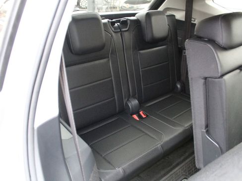 Used 2020 Volkswagen Tiguan SE w/ 3rd Row Seat Package image 13