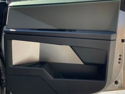 Used 2025 Tesla Cybertruck AWD Crew Cab image 14