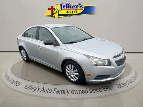 Used 2012 Chevrolet Cruze LS w/ Connectivity Package image 7