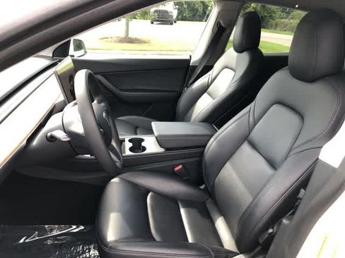 Used 2022 Tesla Model Y Long Range AWD/4WD image 10