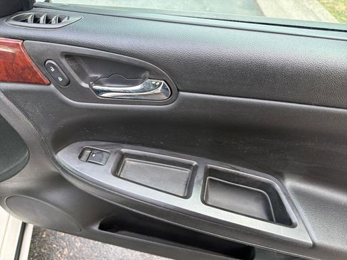 Used 2008 Chevrolet Impala LT w/ Luxury Edition Package image 27