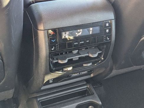 Certified 2022 Jeep Grand Cherokee L Limited AWD/4WD image 25