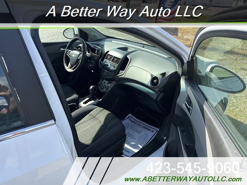 Used 2014 Chevrolet Sonic LT FWD image 5