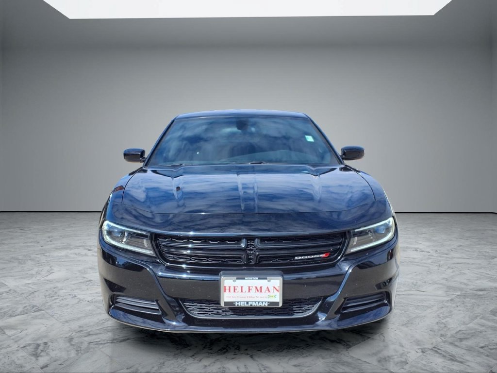 Used 2023 Dodge Charger SXT w/ Blacktop Package RWD image 2