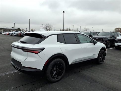 New 2026 Chevrolet Equinox EV LT image 3