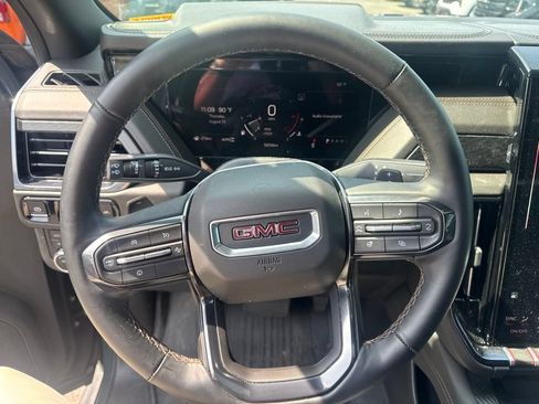 Used 2025 GMC Yukon XL AT4 w/ AT4 Premium Package AWD/4WD image 13