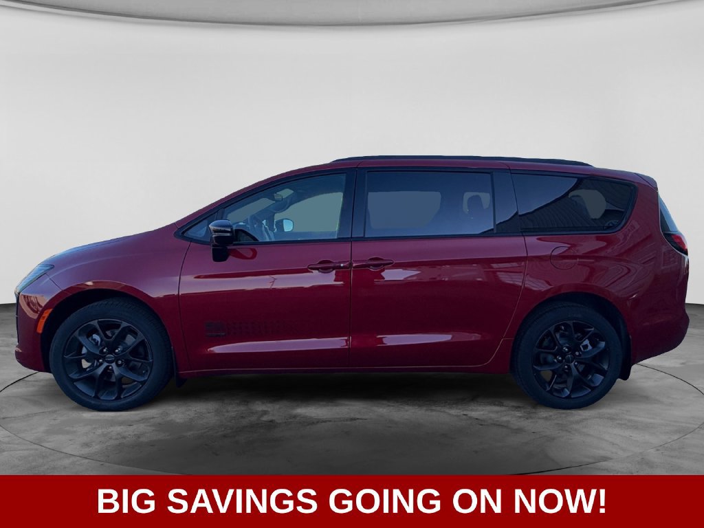 New 2027 Chrysler Pacifica Select AWD/4WD image 4