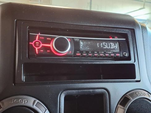 Used 2013 Jeep Wrangler Sport AWD/4WD image 14