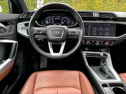 Used 2022 Audi Q3 2.0T Premium w/ Convenience Package image 5