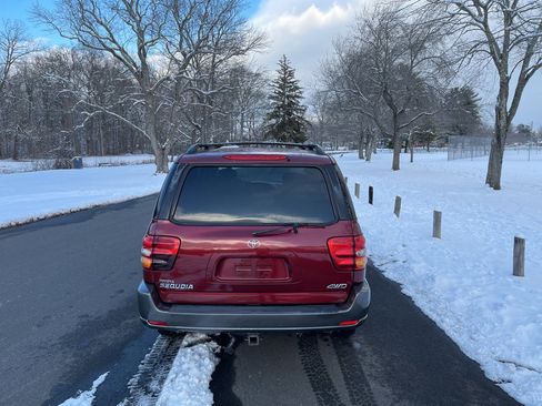 Used 2004 Toyota Sequoia SR5 image 12
