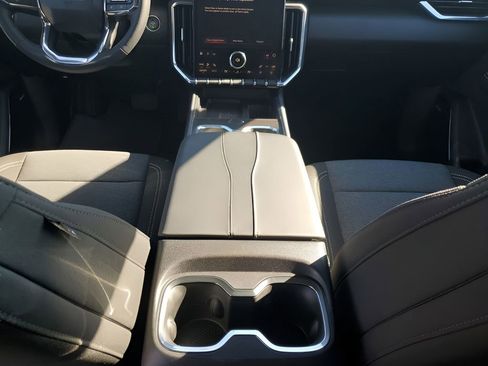 New 2026 GMC Acadia Elevation image 22